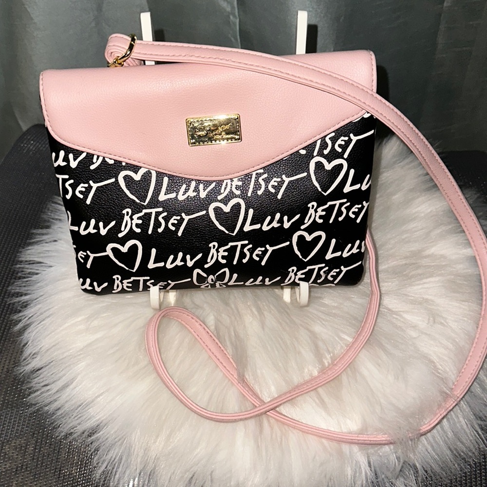 BETSEY JOHNSON LUV BETSEY Logo Crossbody Bag Pink Black 9" x 7"
